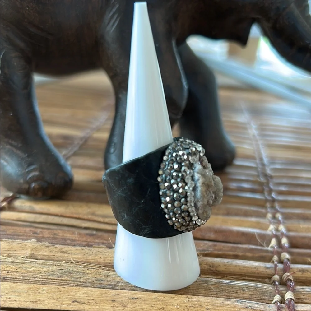 Boho Statement Druzy Ring – Adjustable Black Band wrapped in leather - Picture 3 of 7